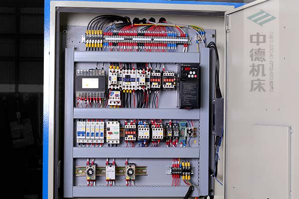 ZDS-2032采用正品電氣元件，裝有變頻驅動，控制精確，穩定耐用壽命長.jpg